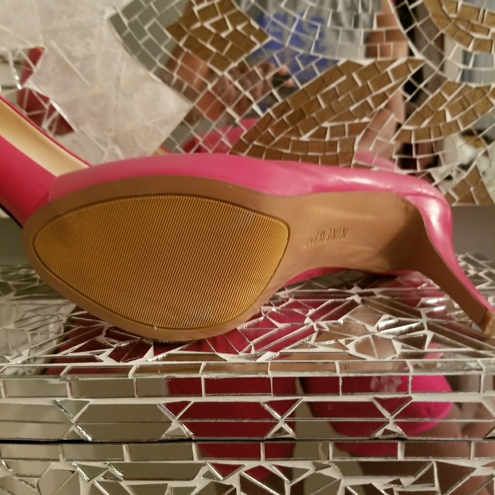 SOLD Nine West Peep Toe Shoes - Picture 3 of 4